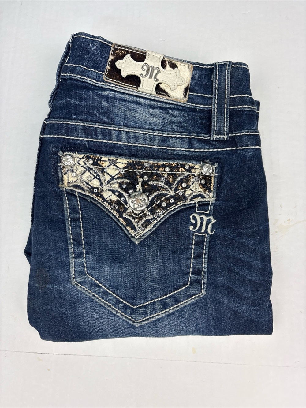 Miss Me Women Size 27 Jeans Mid Rise Tailored Boot Blue Cow Print Denim Flap